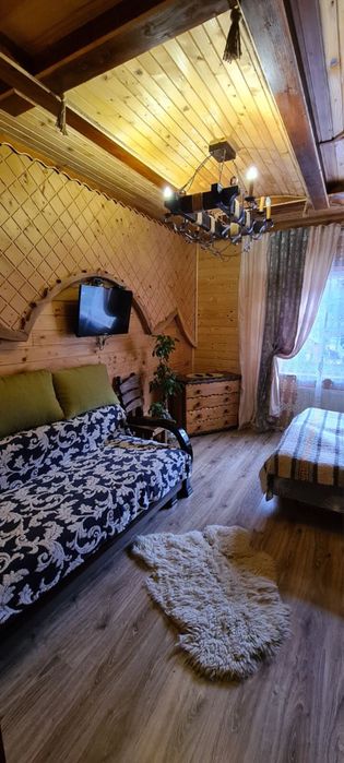 Відпочинок в Карпатах садиба ,,Адеміяʼʼ