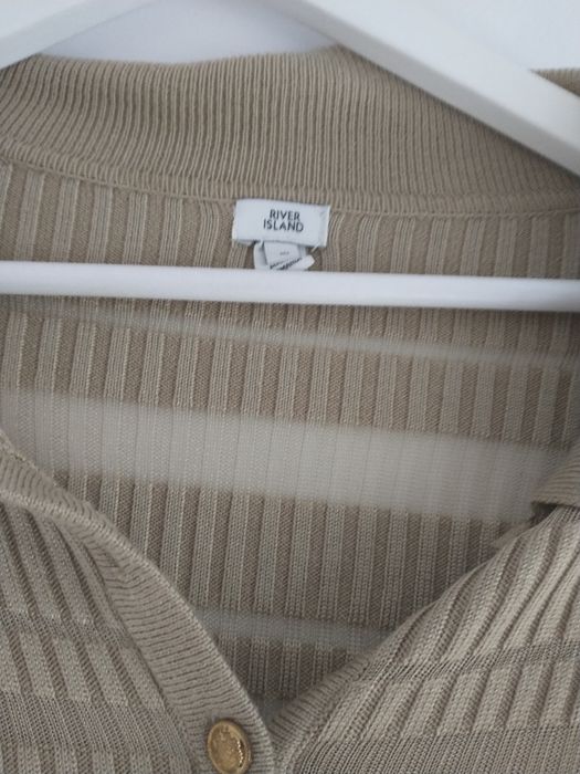 Sweterek z kołnierzykiem polo. Rozmiar M.