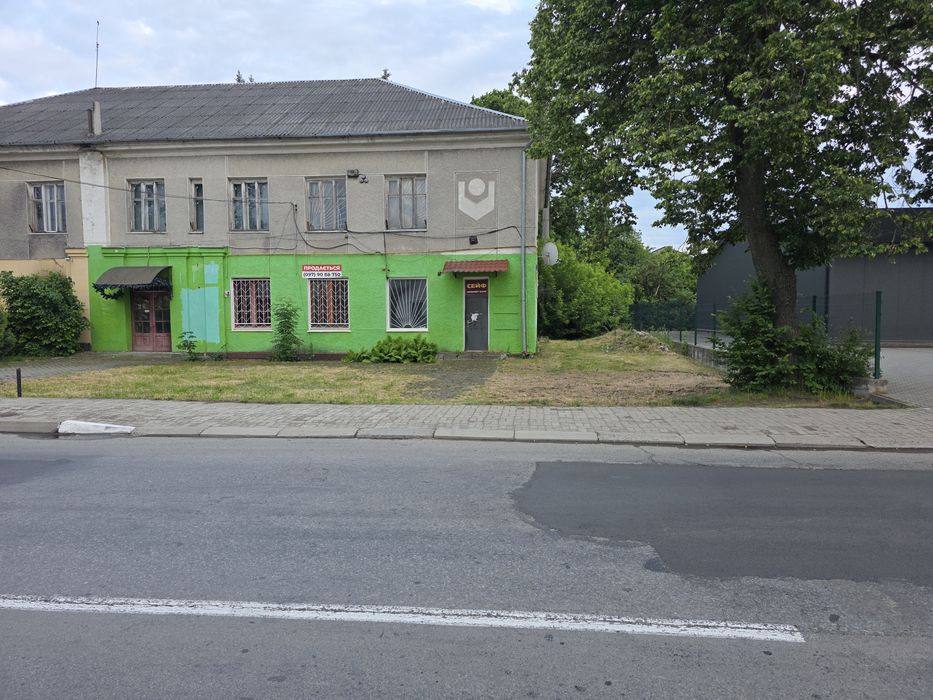 Комерційне приміщення 183м² та земельна ділянка 0,0345га