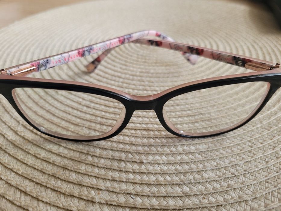 Damskie oprawki Ted Baker.