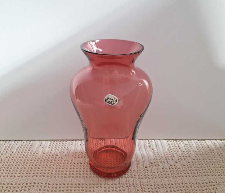 Wazon Szklany Bohemia – Vintage "Cranberry Glass"