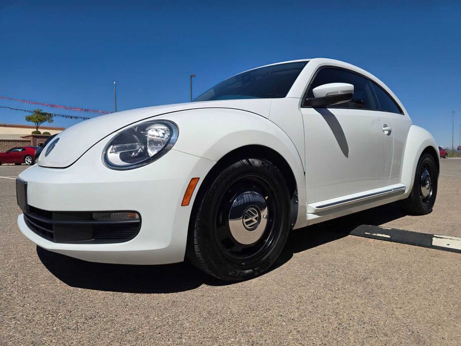 Volkswagen Beetle SE