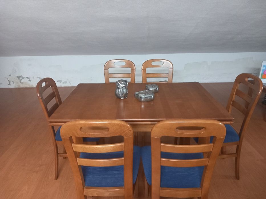 Mesa extensível cerejeira com 6 cadeiras