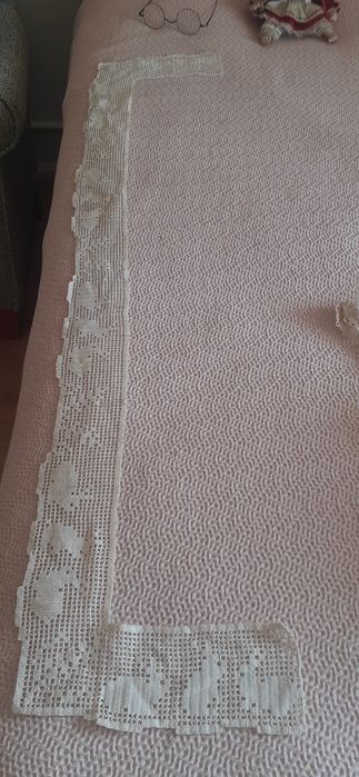 Quatro Belos Naperons e Entremeio Linhas Finas