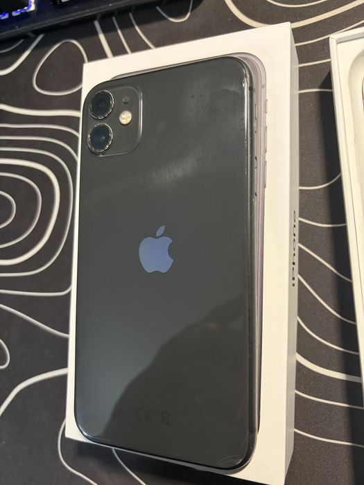 IPHONE 11 128g + AIR PODS PRO - 150€