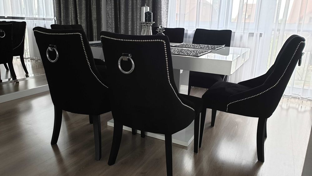 Krzesło nowoczesne pikowane chesterfield tapicerowane z kołatką