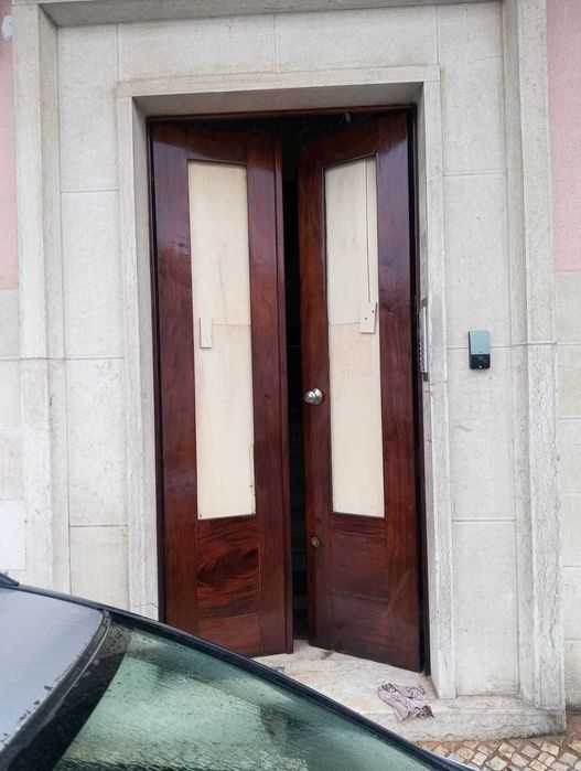 Reparação de Portas – Serviço Profissional de Carpintaria