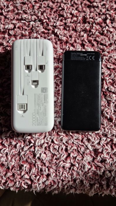 Пауэрбанки 20т mAh (два по цене одного) со встроенными кабелями и 10000 mAh Forever