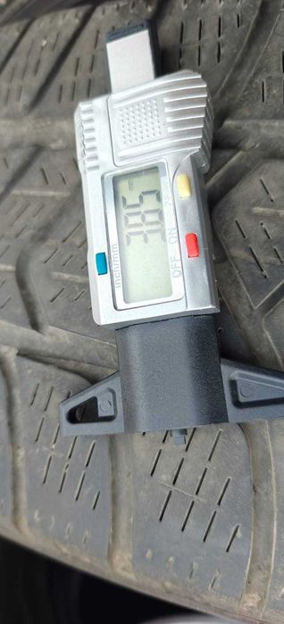 Opony zimowe 215/65 R17 Pirelli Scorpion Winter