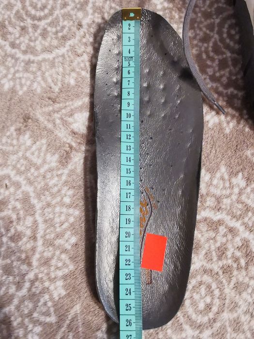 Buty marki carinii