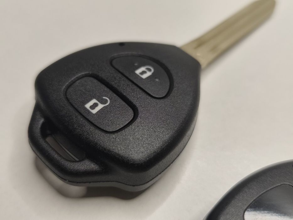 Carcaça Chave Capa Toyota Yaris Corolla Avensis RAV4 Auris Hilux Land Cruiser Comando Fixo 2 3 4 Botões Pânico Lâmina TOY43 Capa Substituição Novo