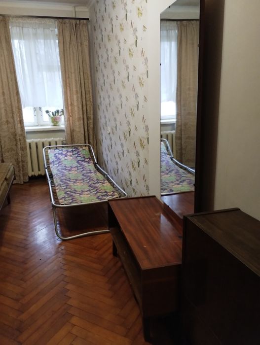 Трюмо с зеркалом.