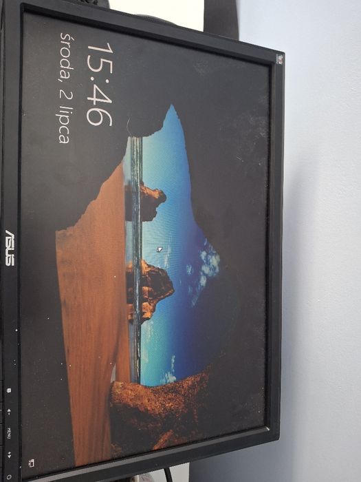 2 monitory Asus VW193D-B