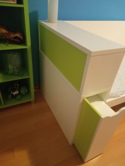 Cama IKEA + Estante + Cadeirão