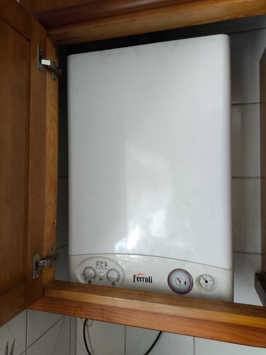 Caldeira FERROLI gás natural a funcionar