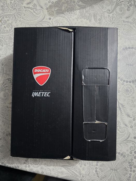 Máquina de cortar cabelo Ducati