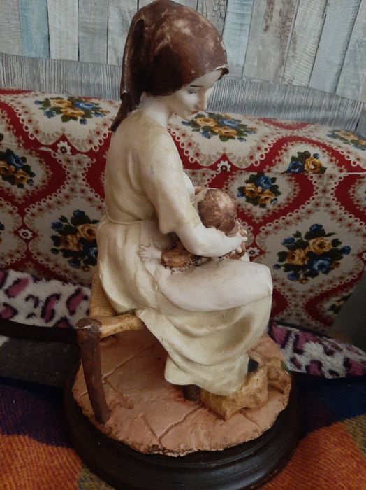 Mãe a Amanentar Estatueta