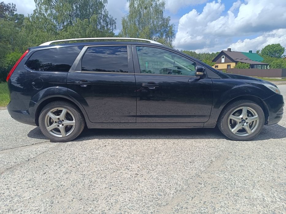 Ford Focus 2.  1.6 бензин
