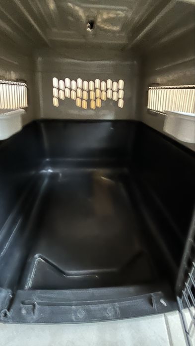 Caixa grande para transporte de animais Petmate, em bom estado