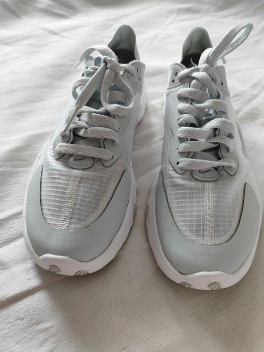 sprzedam  buty sportowe damskie