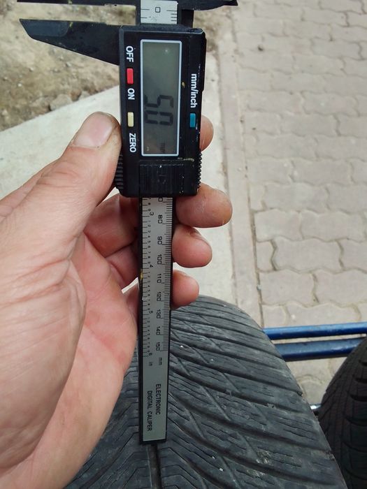 Cena za 4 Opony zimowe 235/50r18 MICHELIN