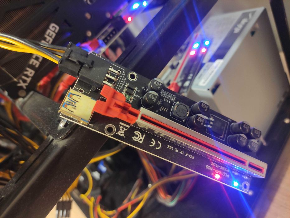 Serwer obliczeniowy / koparka krypto / stelaż