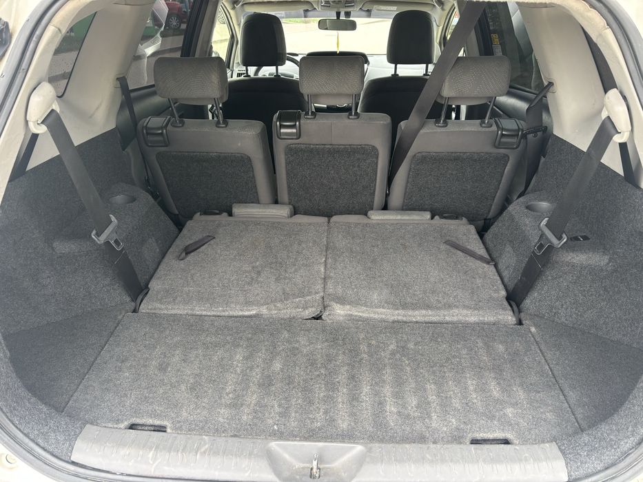 Toyota prius plus