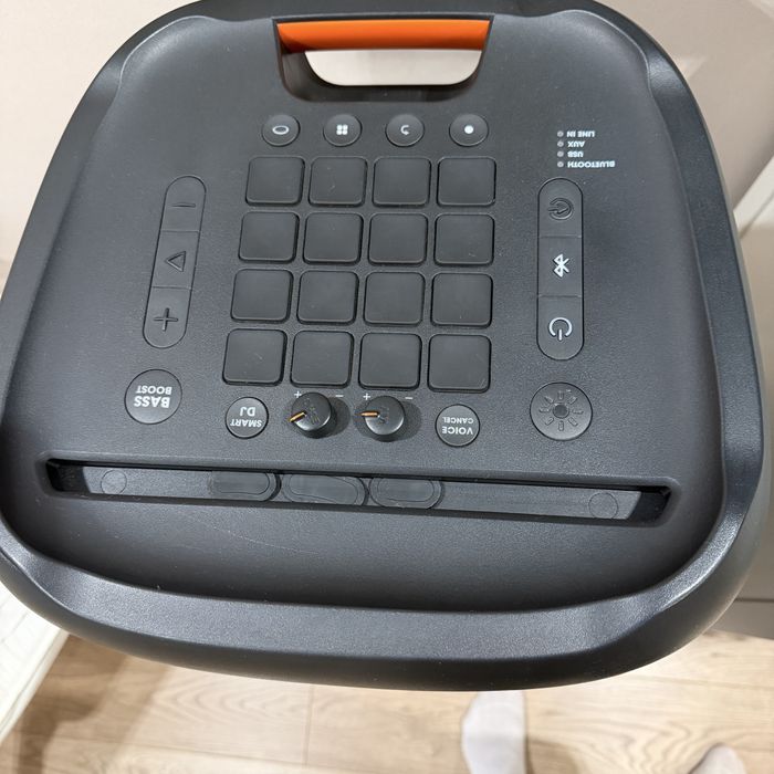 Продам колонку JBL PartyBox 1000