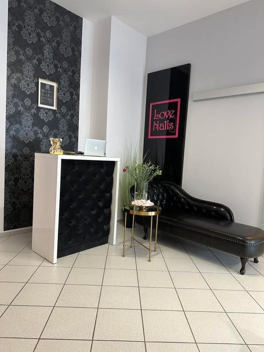 Wynajme stanowisko manicure / pedicure ( cena do negocjacji )