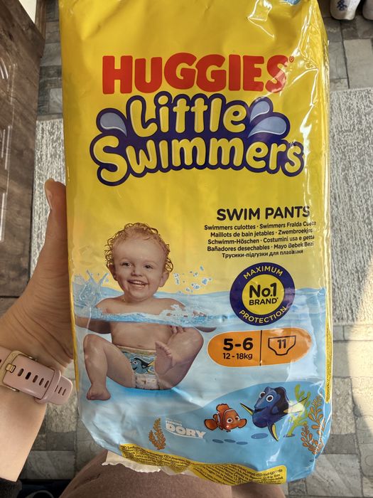 Памперси для плавання huggies
