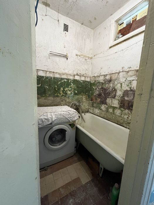 Продам 3-кімнатну квартиру під ремонт