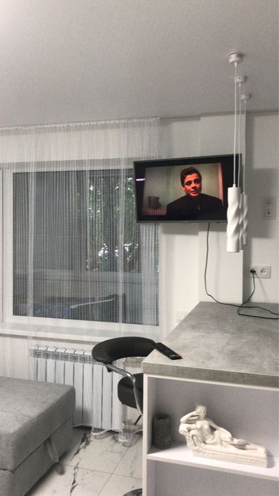 подобова оренда однокімнатної квартири студія на Надії Олексієнко