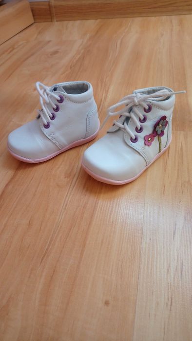 Buciki Kornecki rozmiar 18, białe