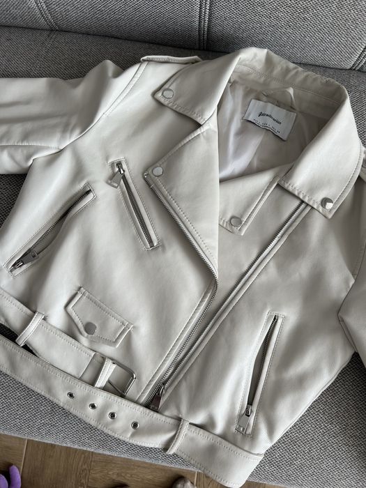 Косуха stradivarius беж