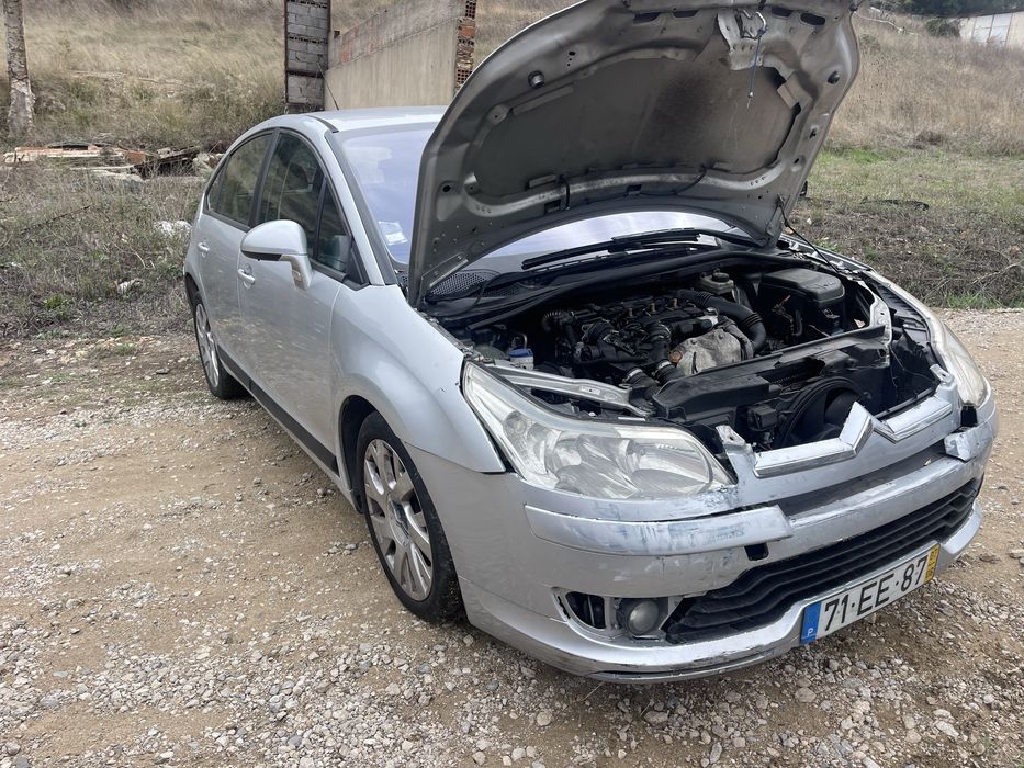 Citroen c4 acidentado a andar