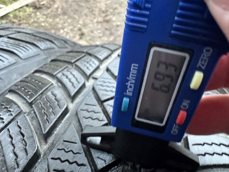 Шини зима Голандія 215/65 R17 Vredestein , резина комплект