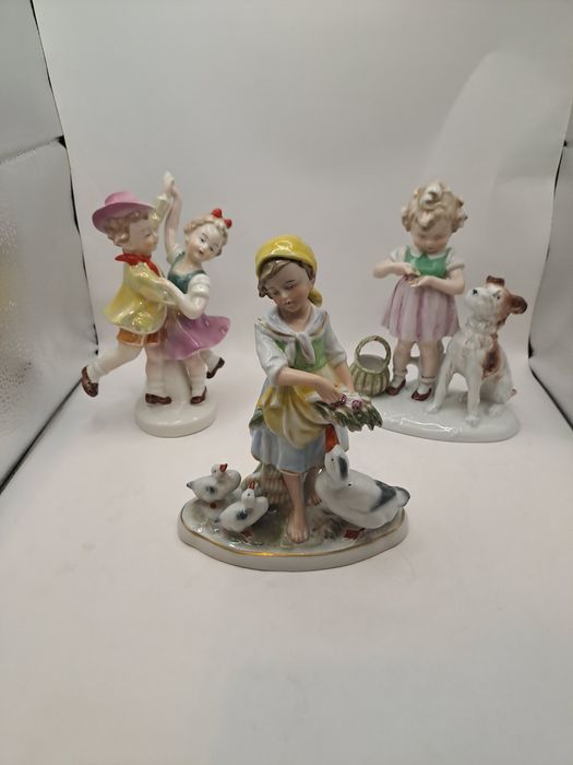 Статуетка. Статуэтка. Фарфоровая статуэтка. Дети