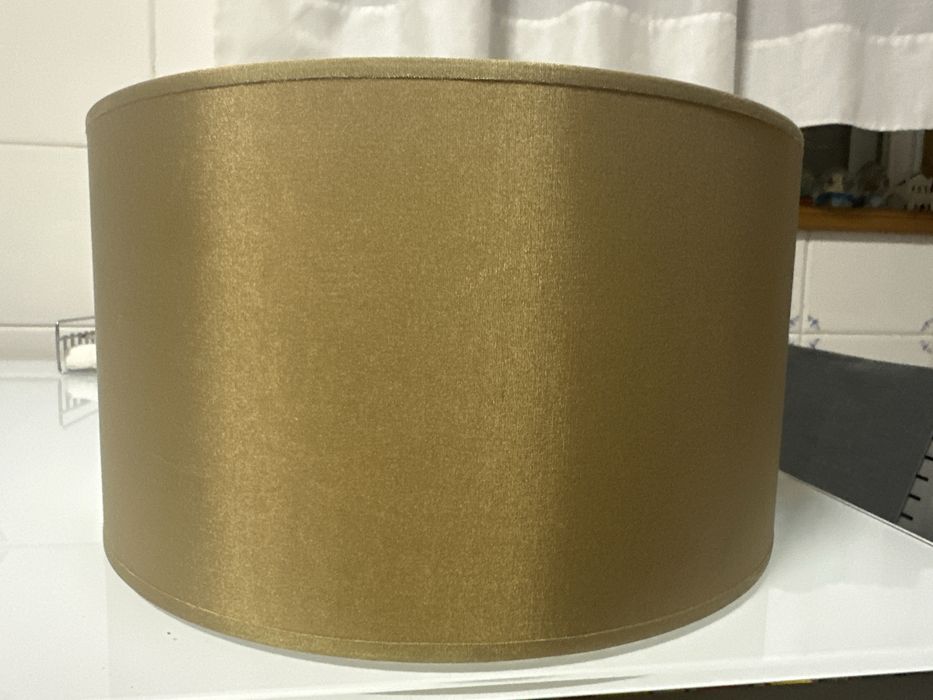 Abajur em dourado - 1 unid