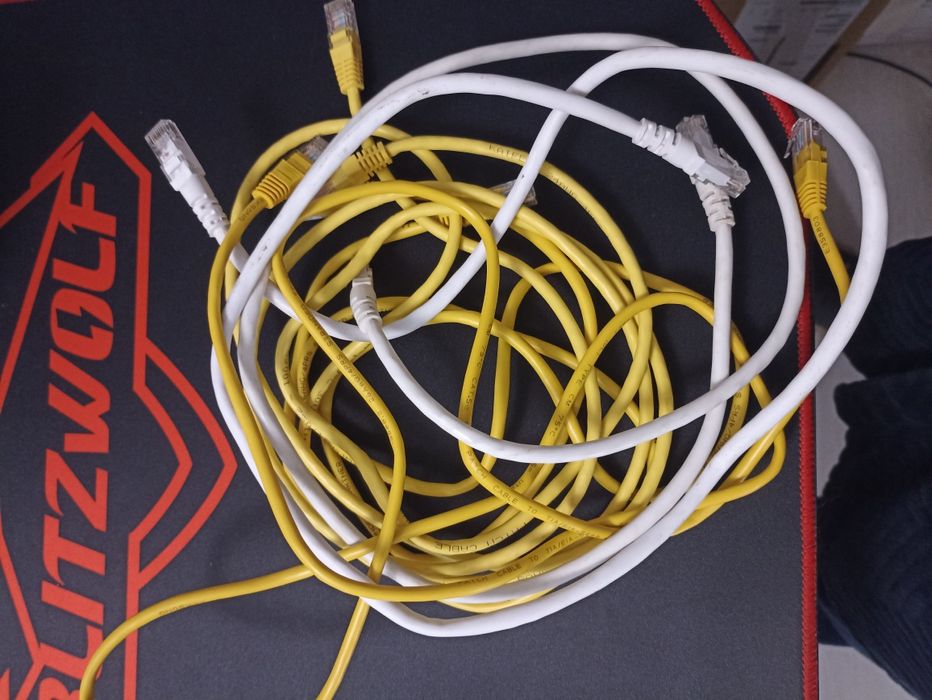Network Cables (Various Lengths)425906297624995842