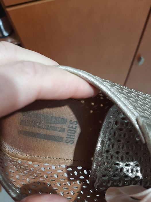 Sapatos de pele IN Shoes