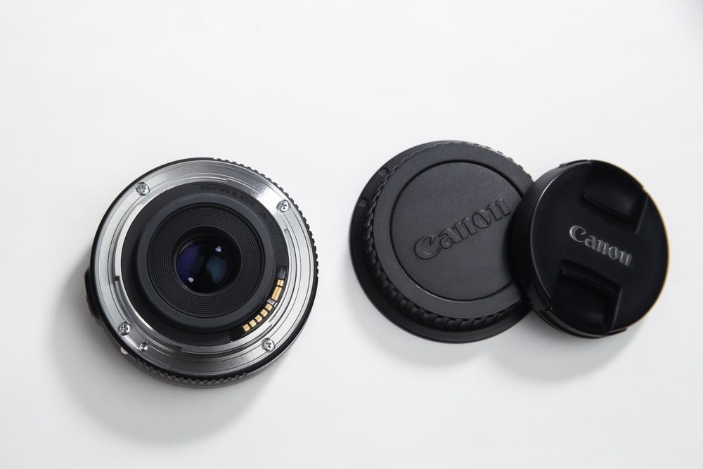 Canon EF-S 24mm f2.8 STM гарний стан