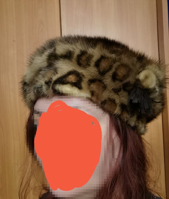 Хутряна шапка-берет жіноча