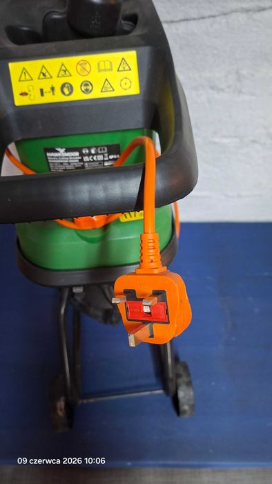 Rozdrabniacz nożowy elektryczny do gałęzi