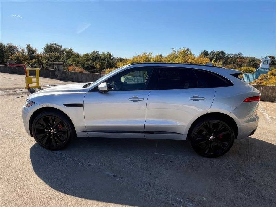 Jaguar F-PACE S      2019
