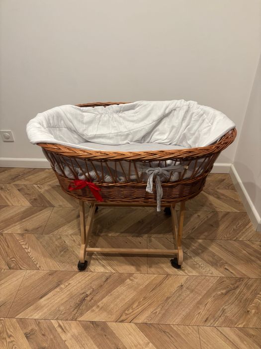 Kosz Mojżesza muślinowy na rolkach + materac + przewijak gratis