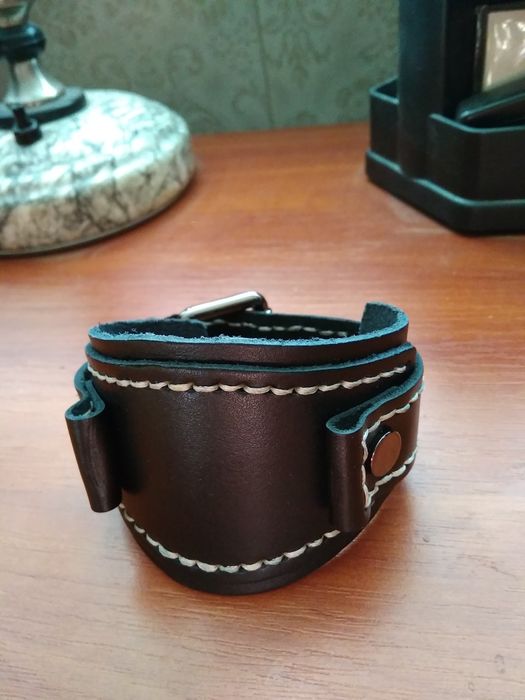 Продам кожаный ремешок для наручных часов