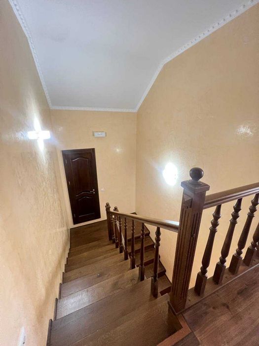 Продаж  БУДИНКУ 186 м2 з МІСЬКИМИ комунікаціями!