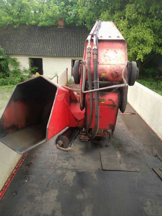 Напівпричіп PANAV з маніпулятором FASSI F235 на 6,5 т. і 8,3 м довжини