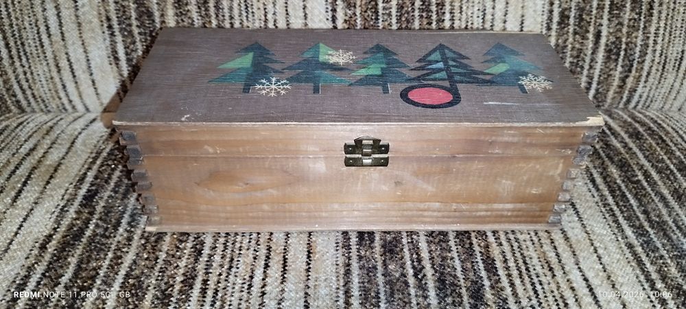 Sprzedam kuferek drewniany z czasów prl-u