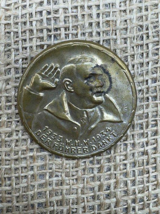 odznaka 1933 WHW 1934 A. Hitler original ww2 wh